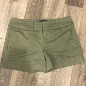 7th Ave Design Studio Signature Fit 4” olive short